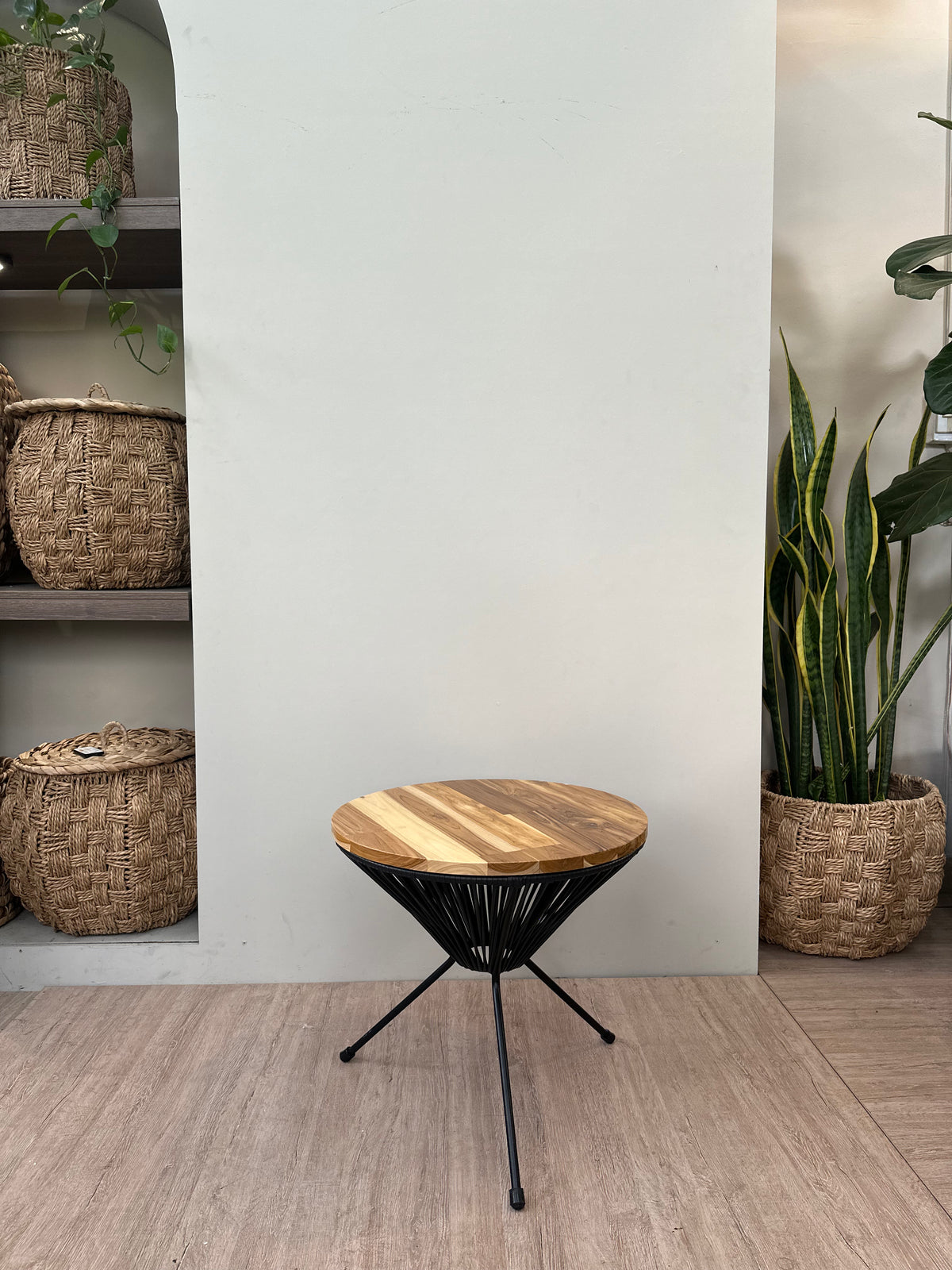 Mesa auxiliar Cónica Tripode