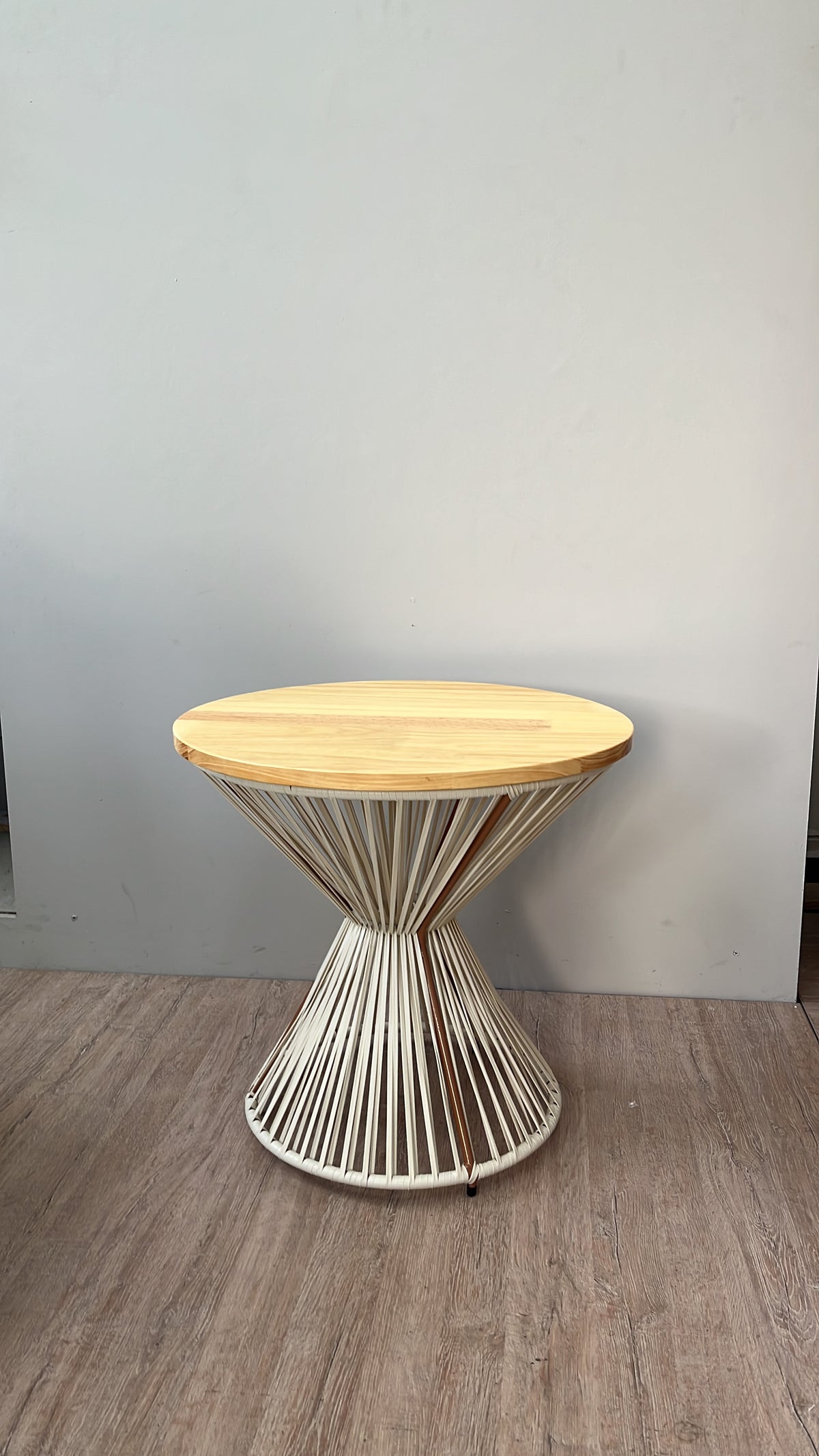 Mesa auxiliar Reloj de Arena